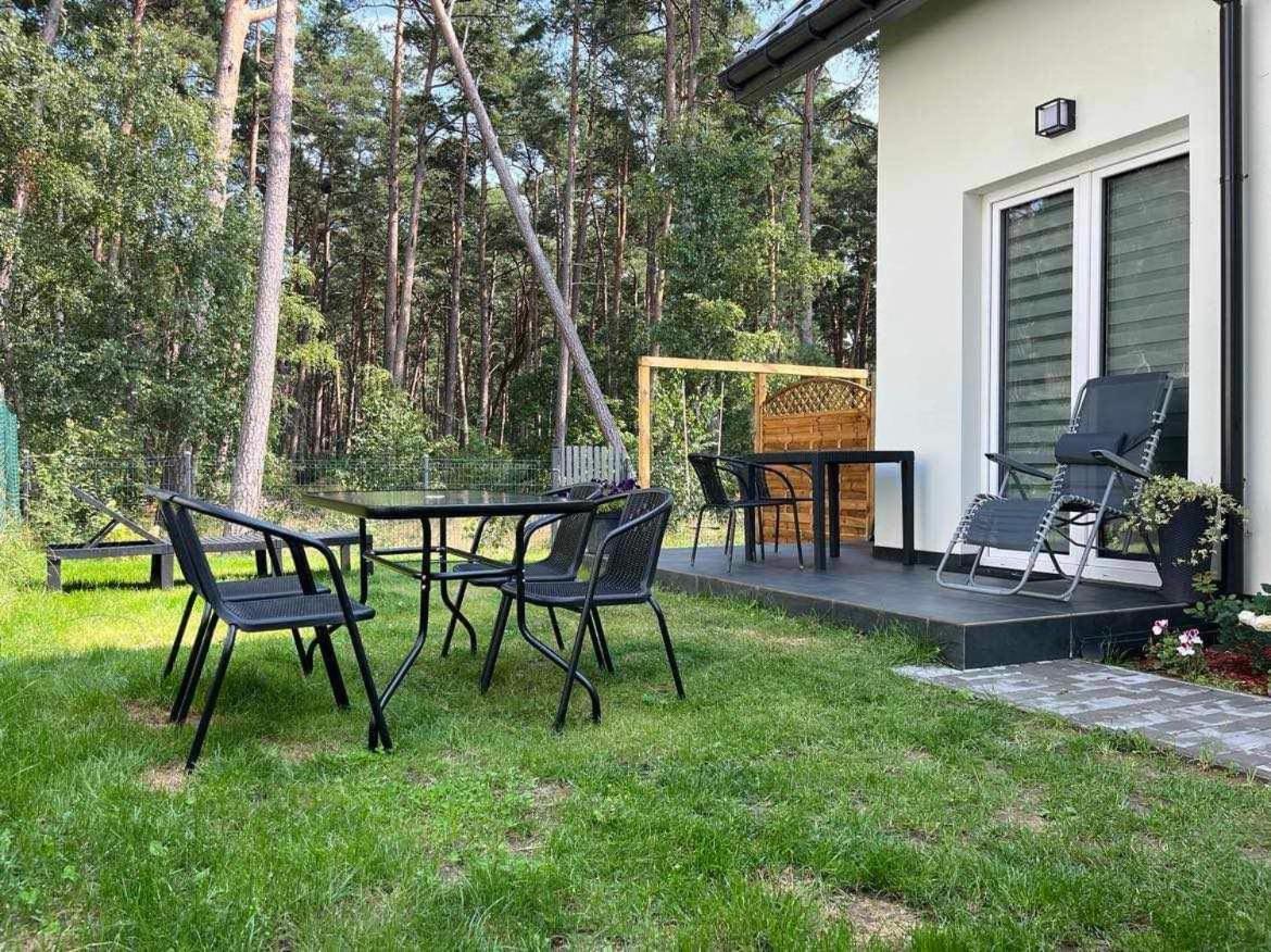 Dom Goscinny Biala Roza Dziwnówek Buitenkant foto